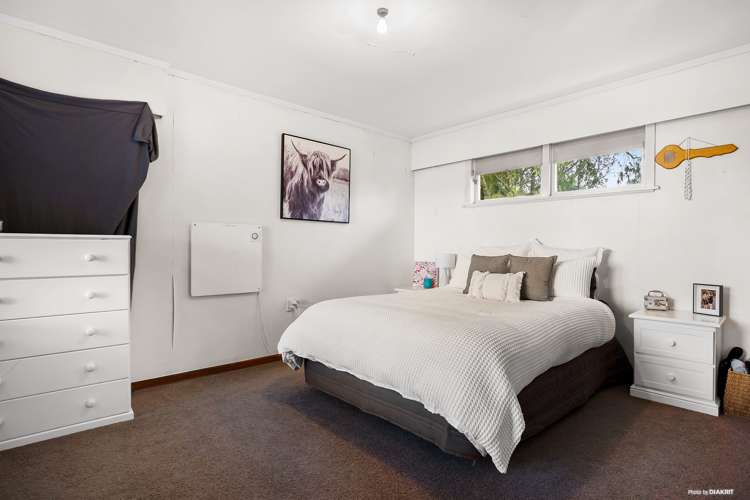 8 Kelvin Place Hamilton East_10