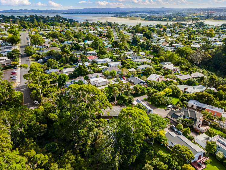 1/52 Cresta Avenue Beach Haven_28