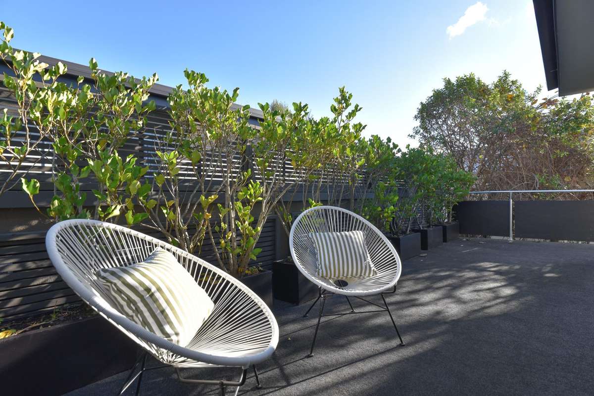 2/15 Tarawera Road_2