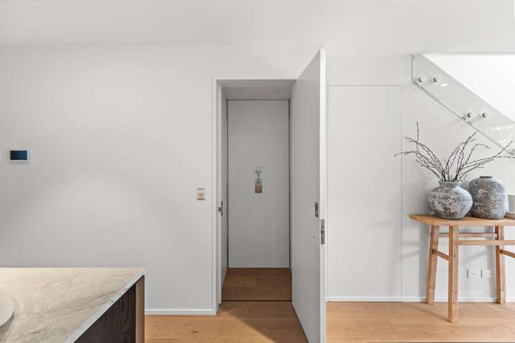 2/22 Clissold Street Merivale_12