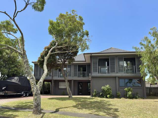 Super spacious Farm Cove family home