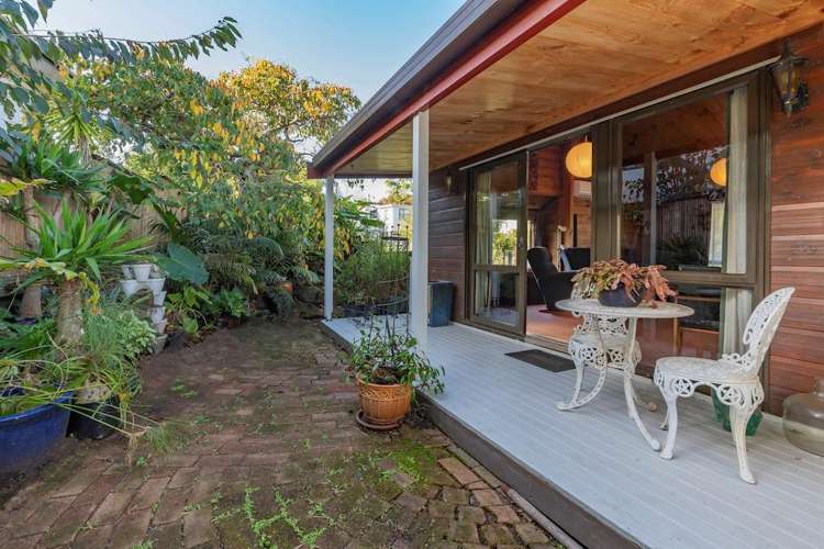 7 Spruce Place Totara Heights_12