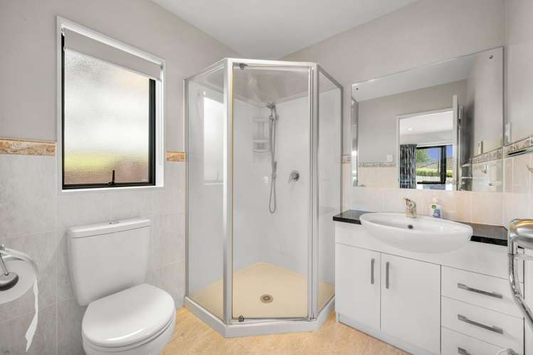 16 Leafield Crescent Henderson_28