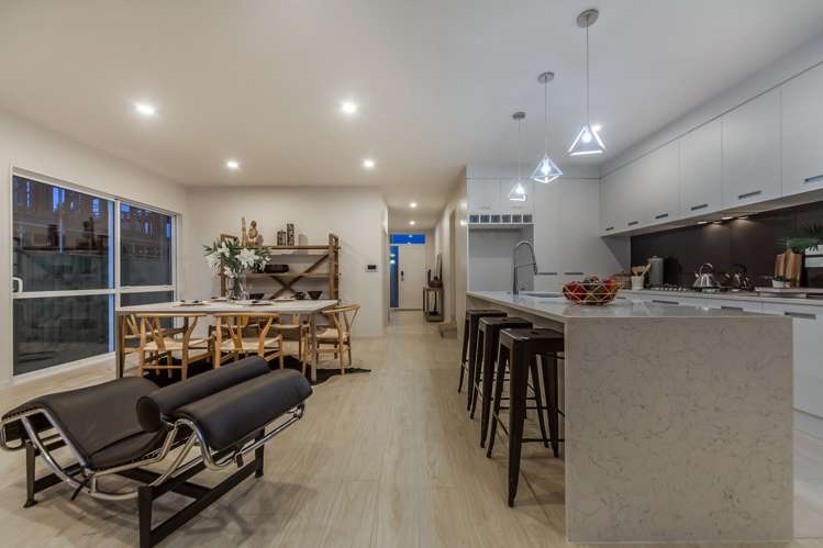 6 Cloghfin Place Flat Bush_13