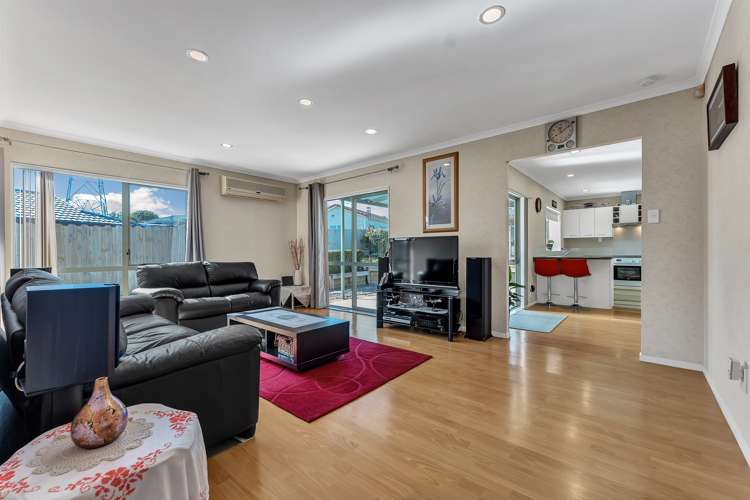 24 Eastland Road Flat Bush_1