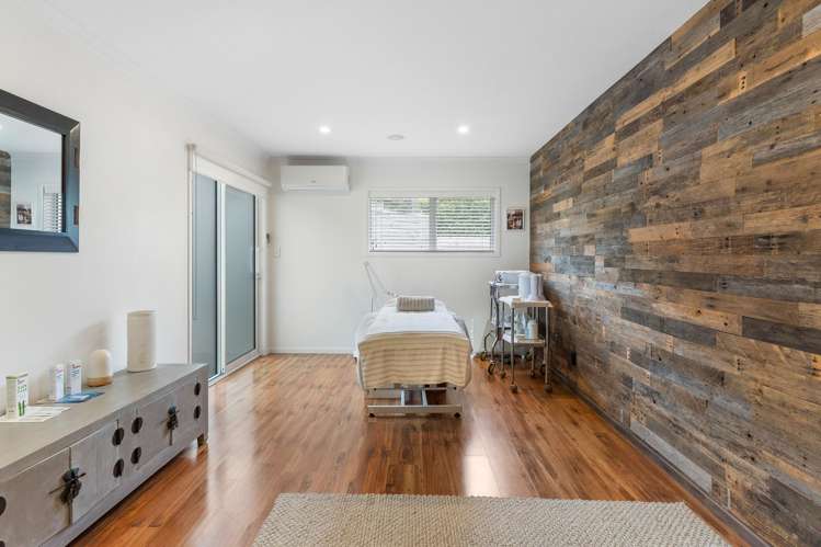 6 Crossland Place Maraetai_30