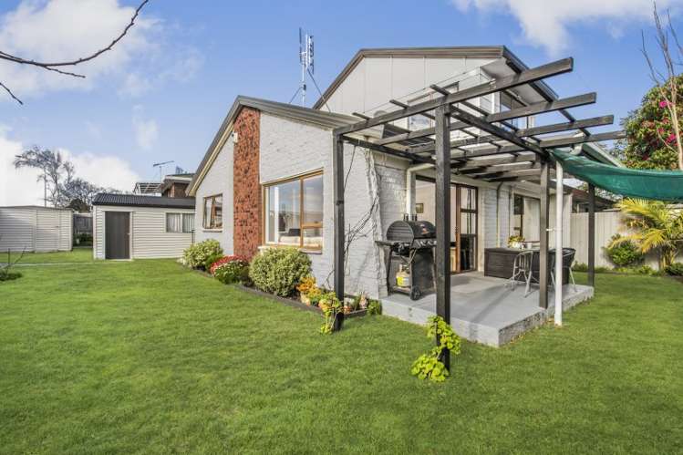 2/58 Challen Close Conifer Grove_0