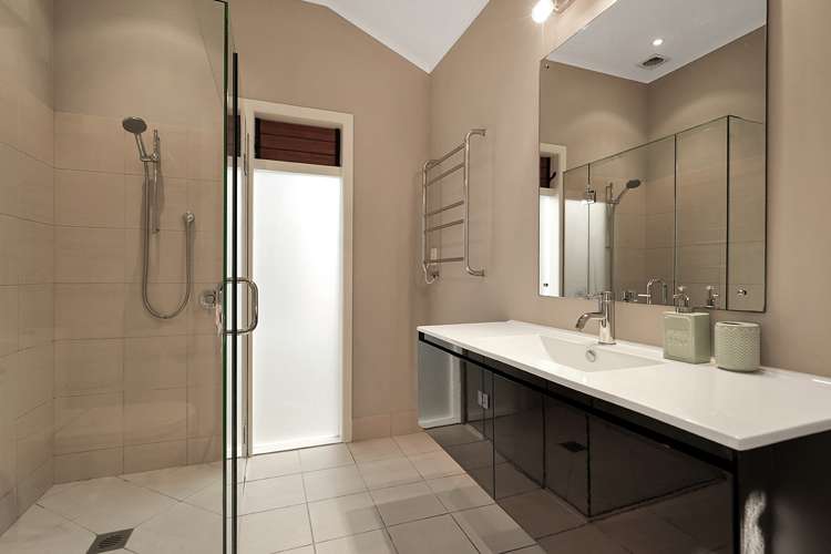 19 Hamana Street Narrow Neck_12