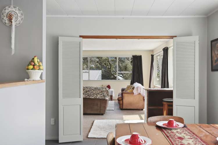 1194 Huia Road Huia_19