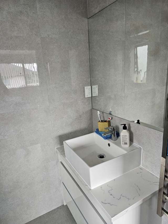 19 Ballyliffin Drive Flat Bush_1