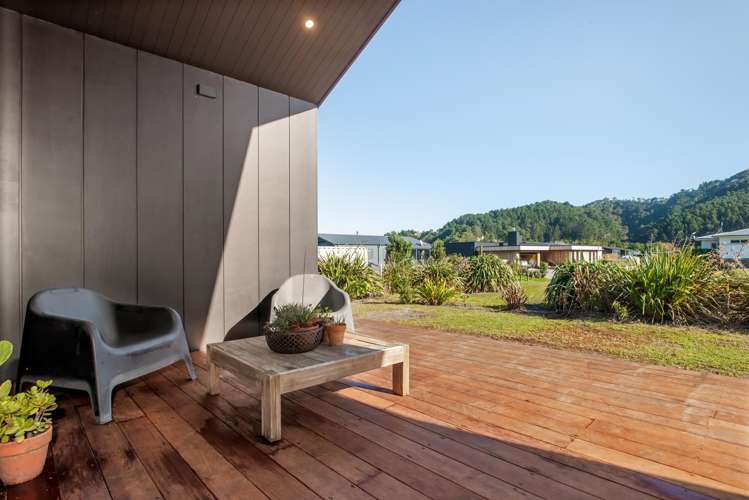 4 Tarapuka Way Māhia_19