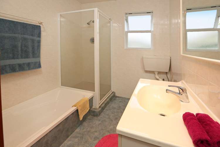 10 Parrs Cross Road Henderson_13