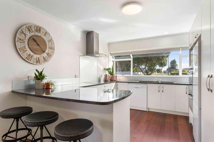 21 Pacific View Road Papamoa_1