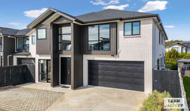 Grand Multi-Generational Luxury