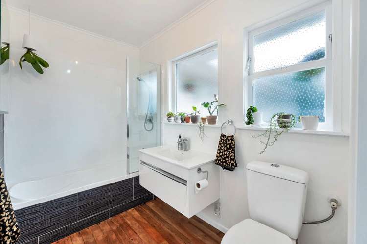 2 James Place Opaheke_13