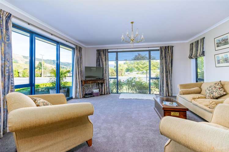 1 Eric Batchelor Place Waimate_2
