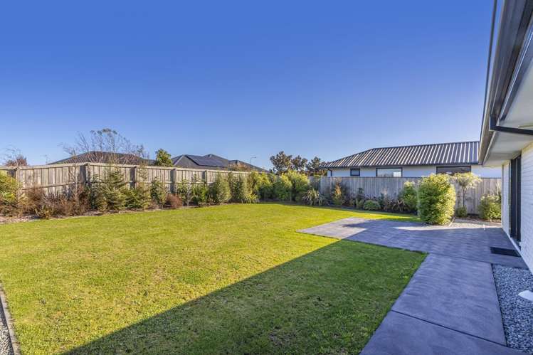 194 Faringdon Boulevard Rolleston_12