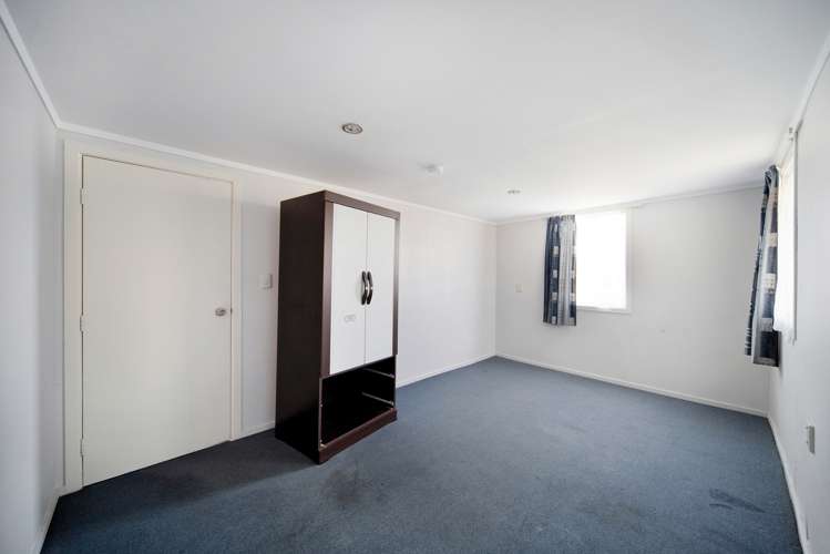 77 Maplesden Drive Clendon Park_13