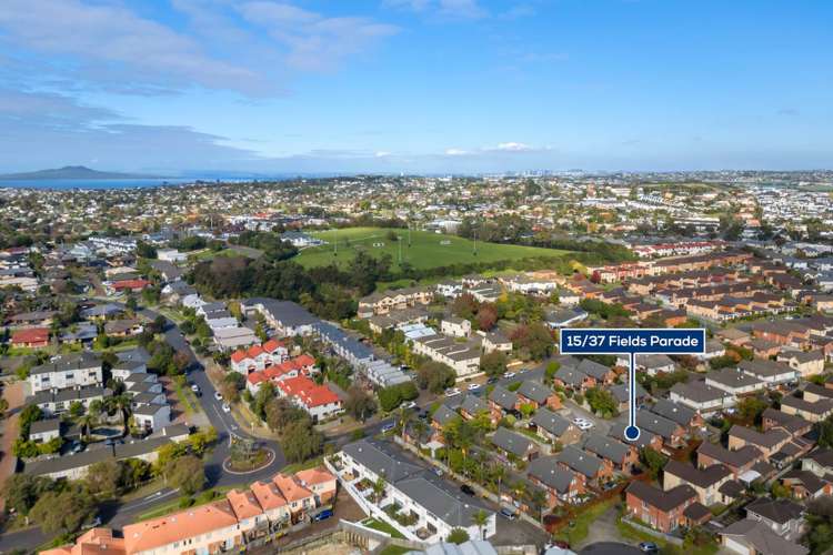 15/37 Fields Parade Oteha_22