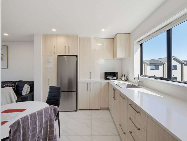 2/180 Marine Parade New Brighton_8
