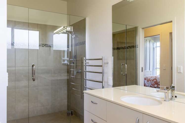 30 Kurapoto Lane Rainbow Point_16