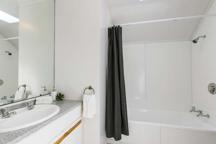 1/50 Rintoul Street Newtown_12