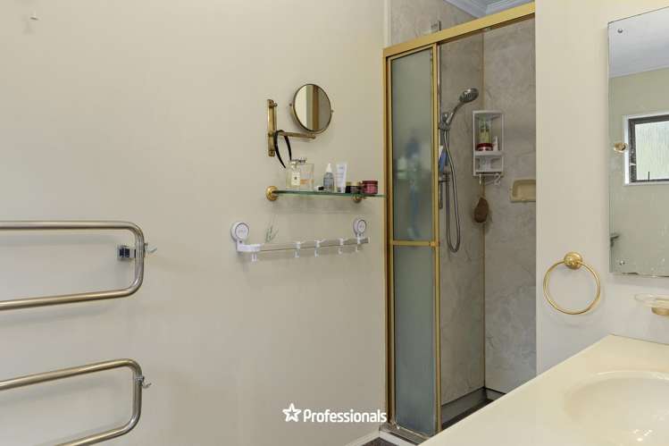 2 Lady Bell Grove Lowry Bay, Eastbourne_12