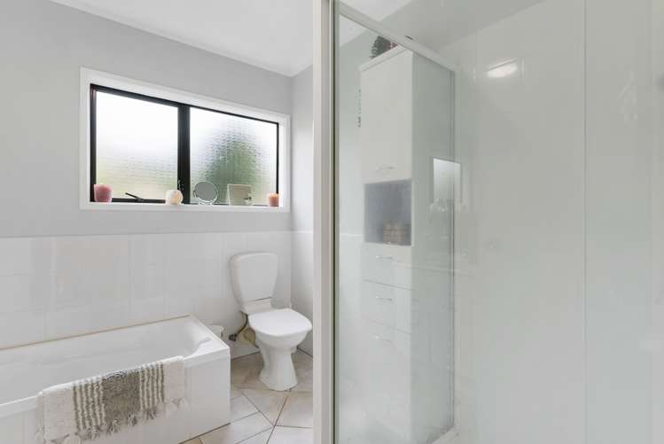 2/8 Flynn Street Birkdale_12