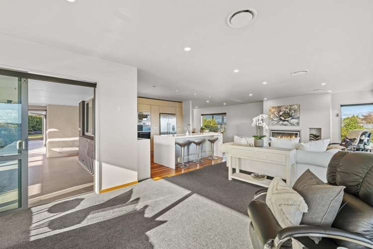 174 Lake Terrace Hilltop_7