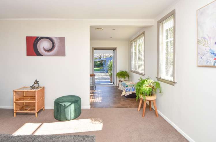 374 High Street South Carterton_11