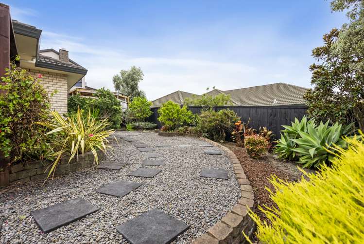 320 Hill Road The Gardens_17