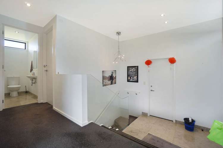 2/92 Ocean View Road Northcote_6