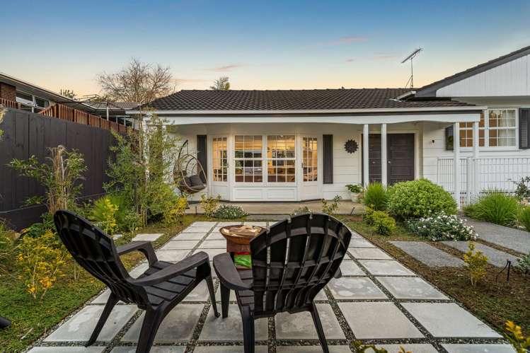 16 Pickwick Parade Mellons Bay_44