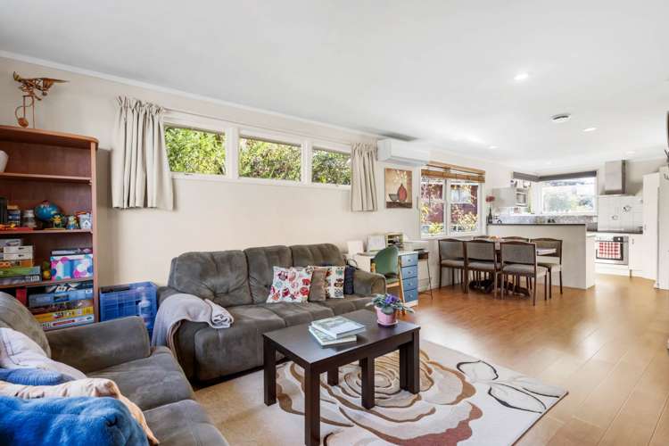 73 Chartwell Avenue Glenfield_3