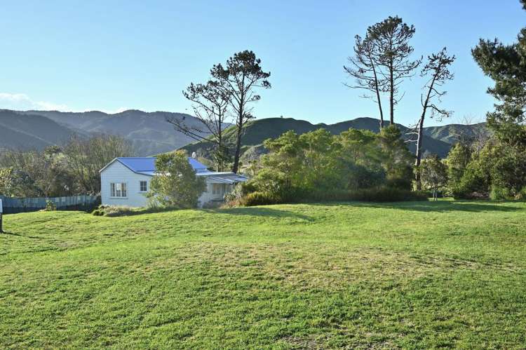11 YMCA Road Māhia_17