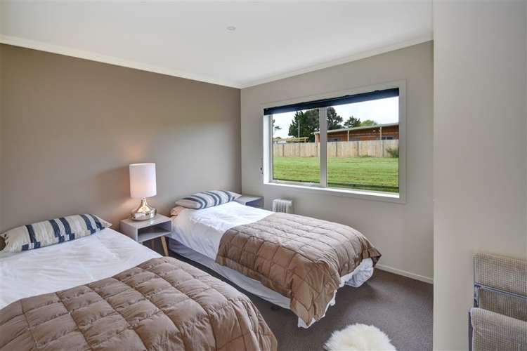 1247 Coast Road Karitane_13