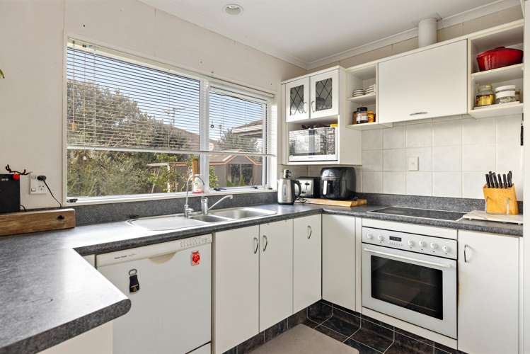 9 Jacinda Close Pyes Pa_2