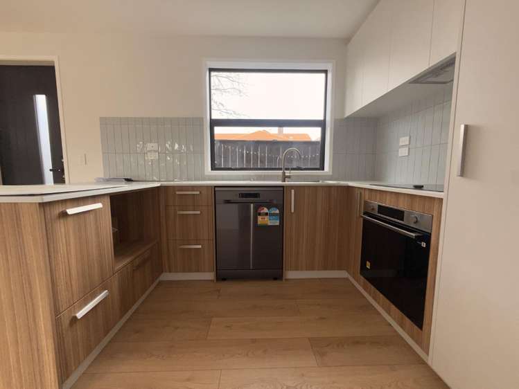 8/1 Scott Road 10695_14