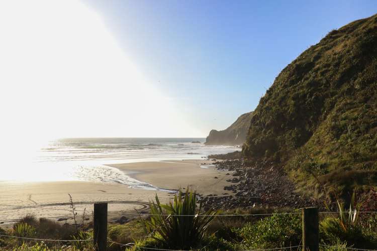 Whaanga Road Raglan_25