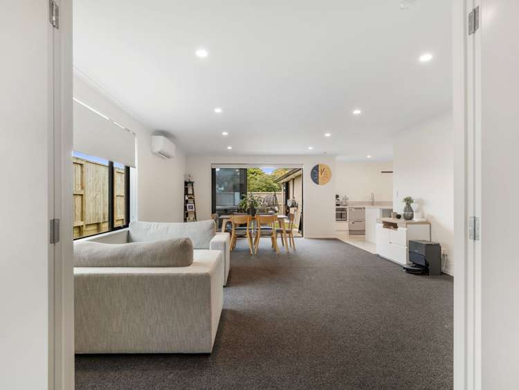 19 Lloyd Crescent Pukehangi_7