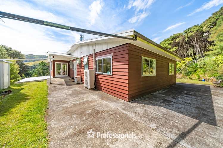 1119 Coast Road Wainuiomata Coast_15