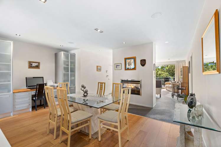 9/16 Beach Front Lane Browns Bay_13