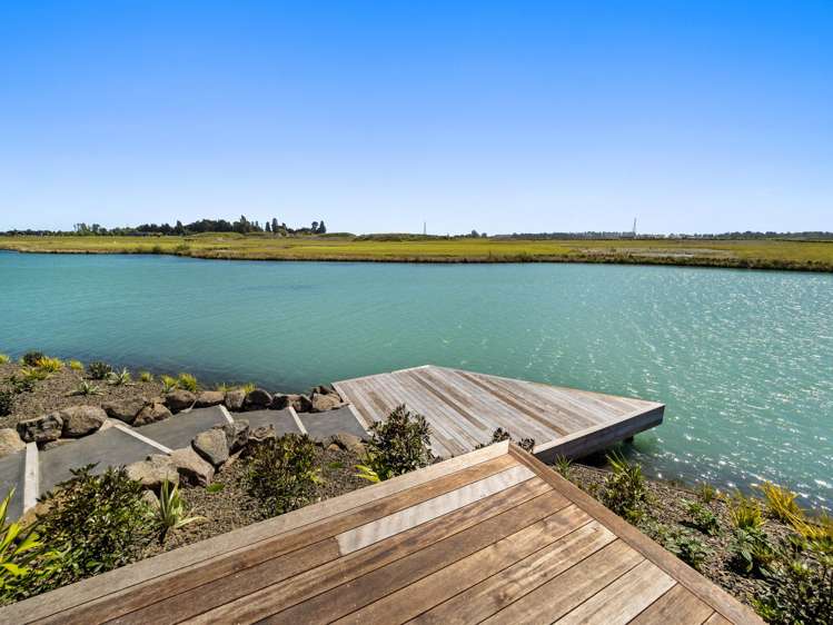 25 Bridgewater Quay Lake Hood_37