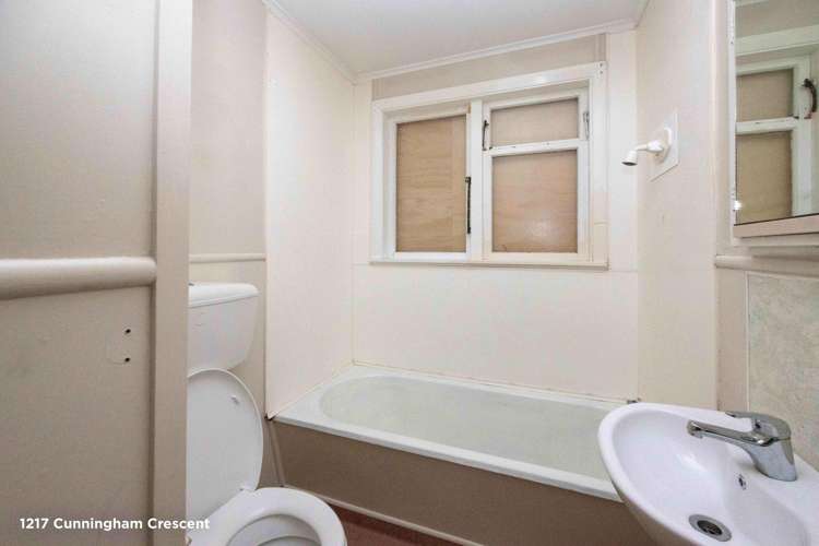 1213–1225 Cunningham Crescent Mayfair_27