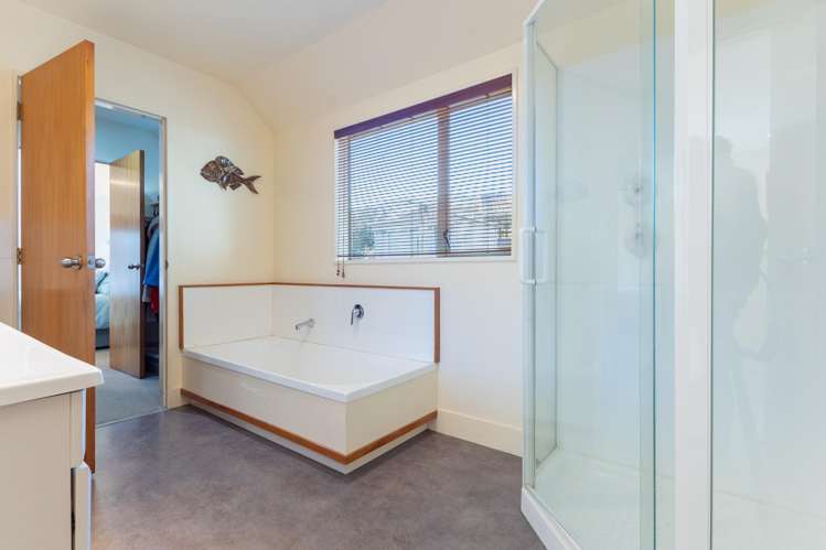 8a Rewarewa Crescent Waikanae_10