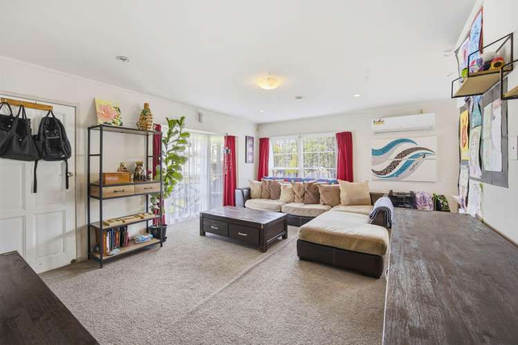 2/1 Raddock Place Farm Cove_3