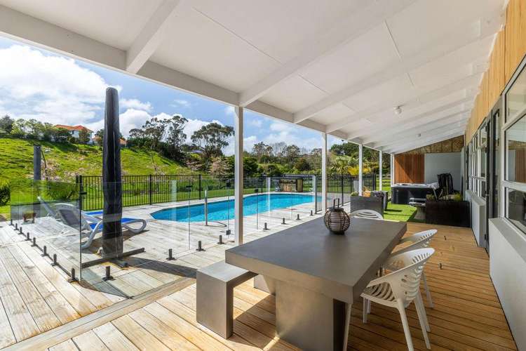 22 Pickwick Road Otamatea_1