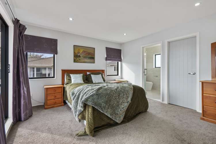 10 Celsmere Lane Te Atatu Peninsula_16
