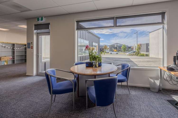 2/10 McCormick Street Wanaka_13