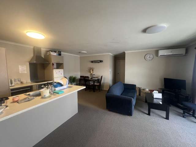 1/27 Hogan Street 1074_3
